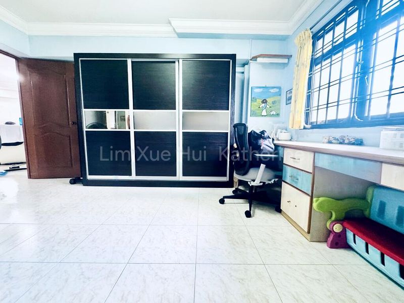 5 Room (5I) HDB for Sale in  109 Rivervale Walk - Image 2